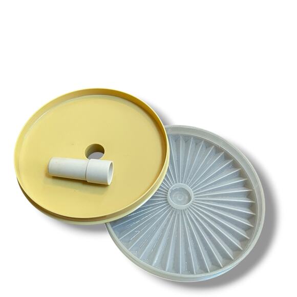 Tupperware Replacement Push Button Lid 802 for 2 Qt Pitcher 800 1575 1676 5.25"D - Picture 6 of 11